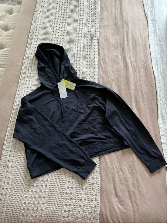 all in motion Tops - NEW all in motion Black Cropped Hoodie Size M
